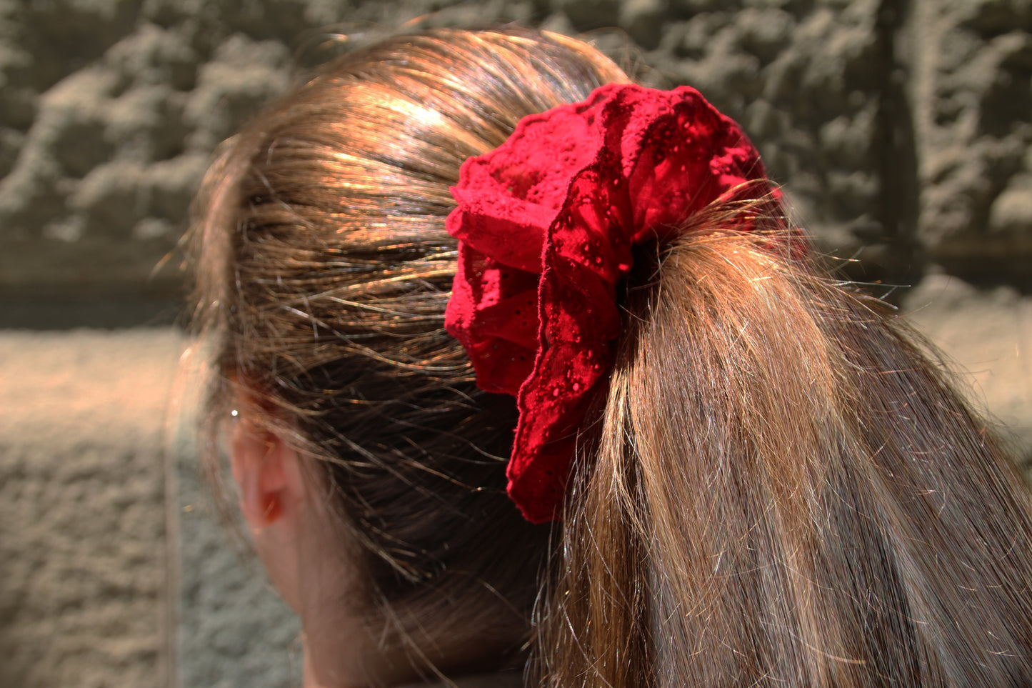 SEVILLA SCRUNCHIE-RED