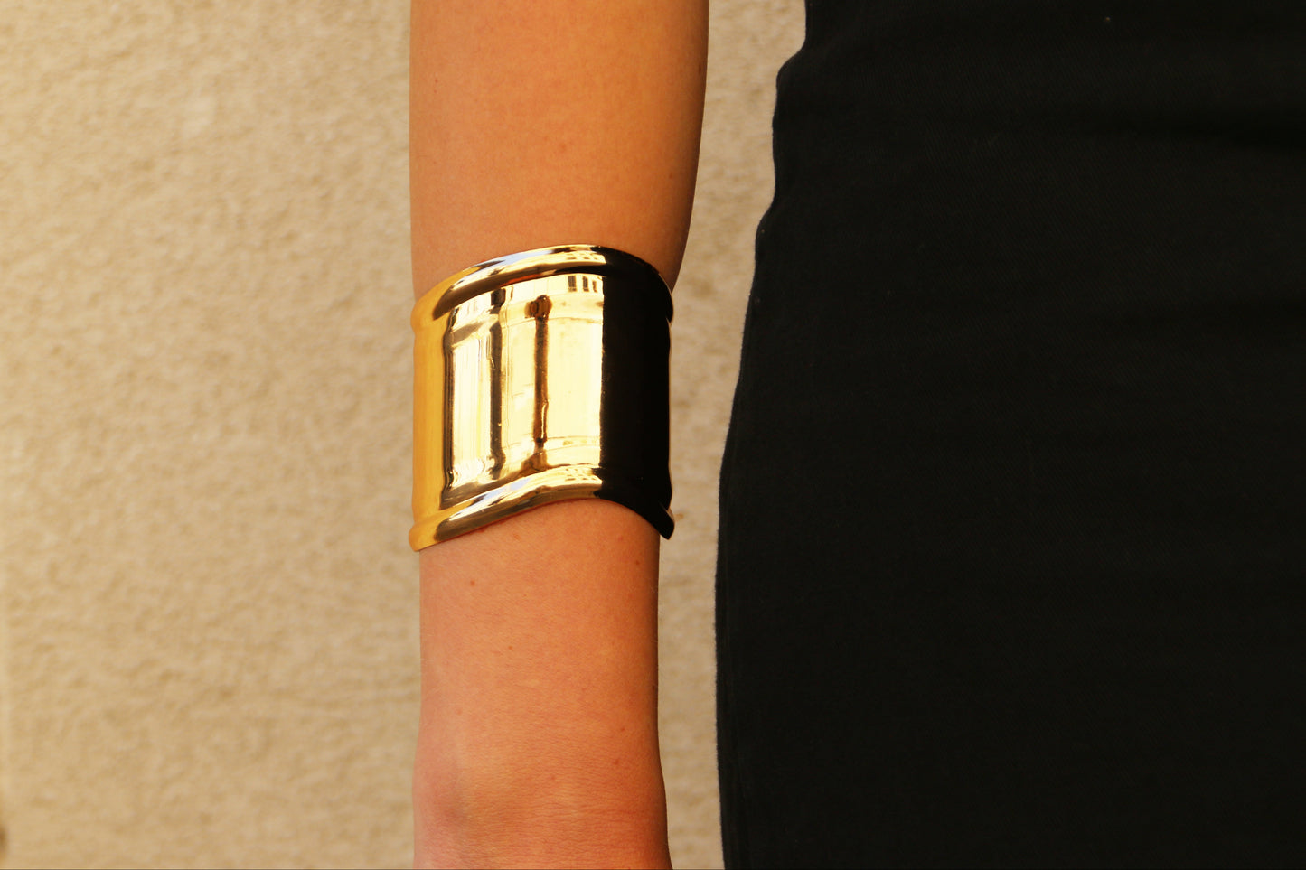 OLA BRACELET-GOLD