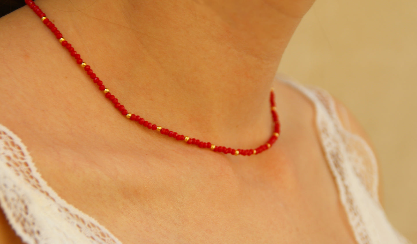 BEADED NECKLACE-RED